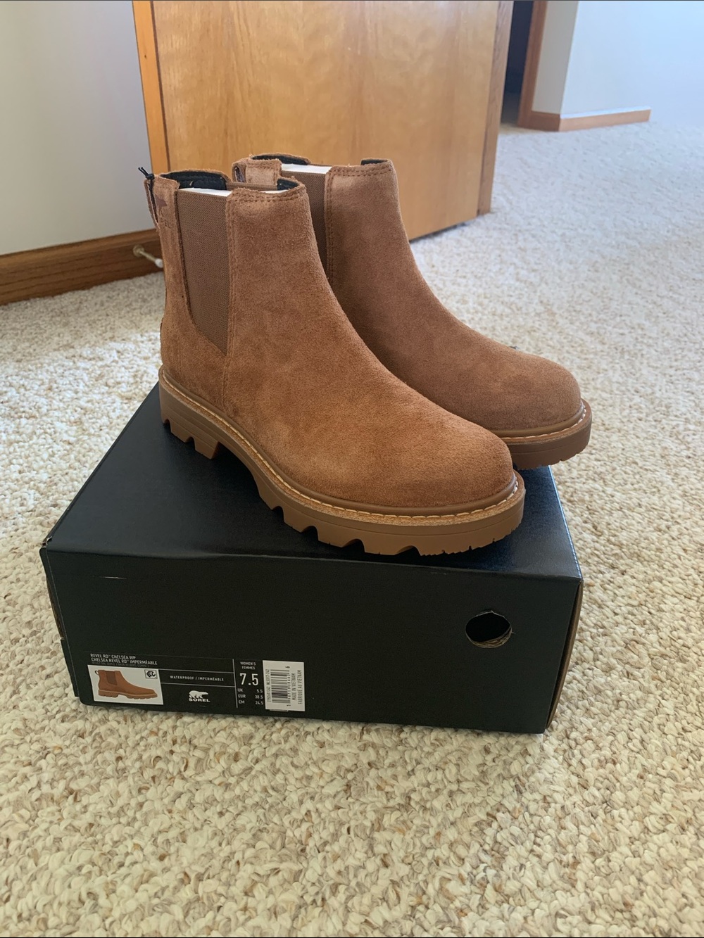 NEW Sorel Women’s Revel RD Chelsea Waterproof Boot, Velvet Tan/Gum, size 7.5
